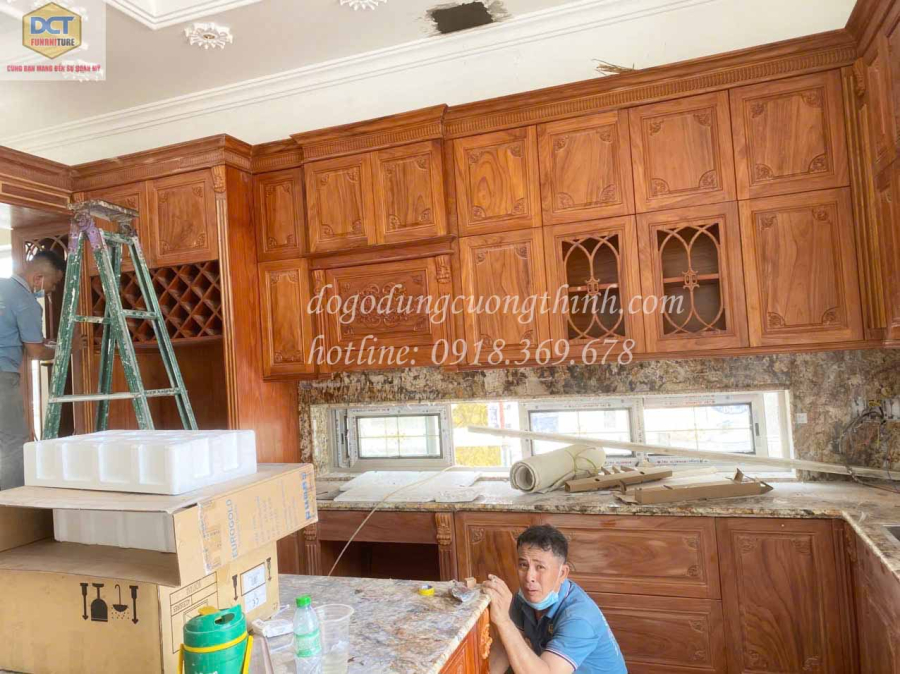 Tủ bếp kết hợp tủ rượu, quầy bar, đảo bếp